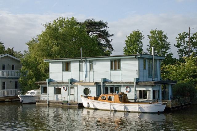 House boat